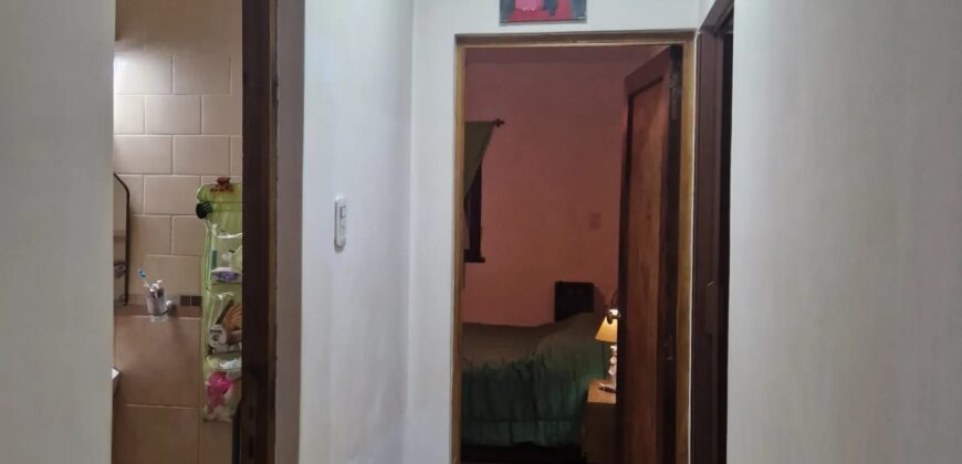 Casa en Burzaco (2 Casas en Terreno Amplio)